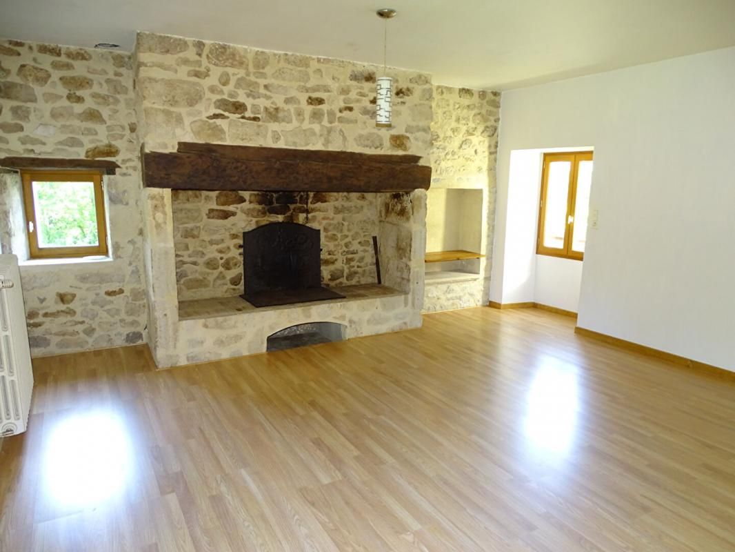 LE LARDIN-SAINT-LAZARE Maison Le Lardin Saint Lazare 4 pièce(s) 92 m2 2