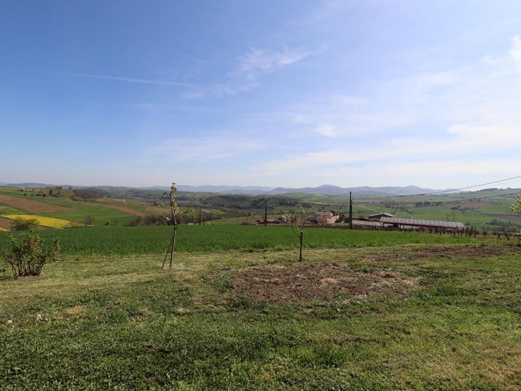 SAINT-VERAND Maison 6 pièces Saint Vérand  +/-120 m2 avec annexes et vue sur Monts du Lyonnais 4