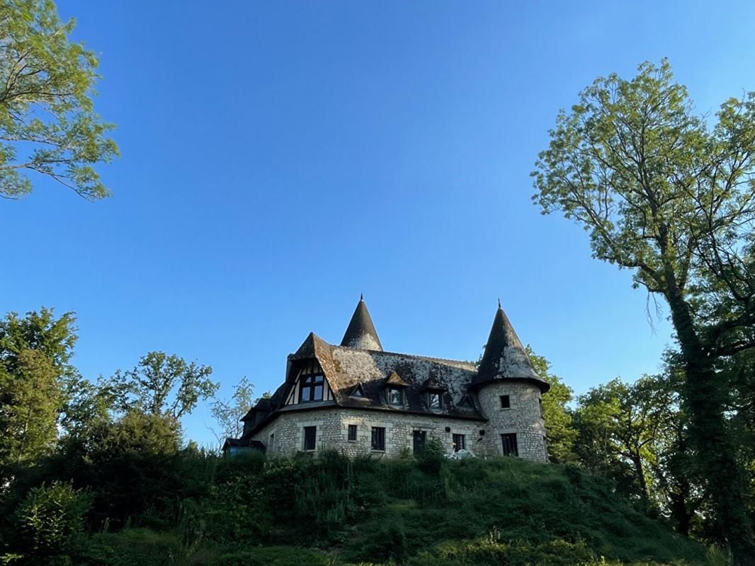 SAINT-CYR-LA-CAMPAGNE Manoir 8 pièces 285 m² 1