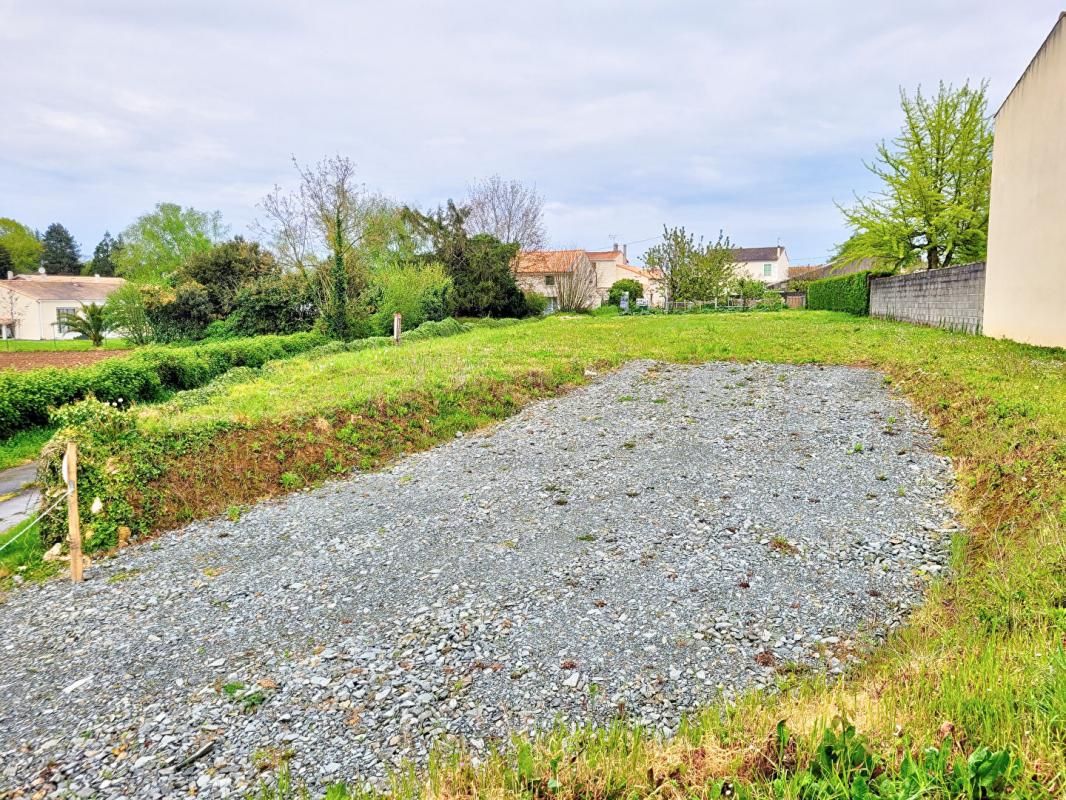 GERMOND-ROUVRE Terrain Germond Rouvre 835 m2 4