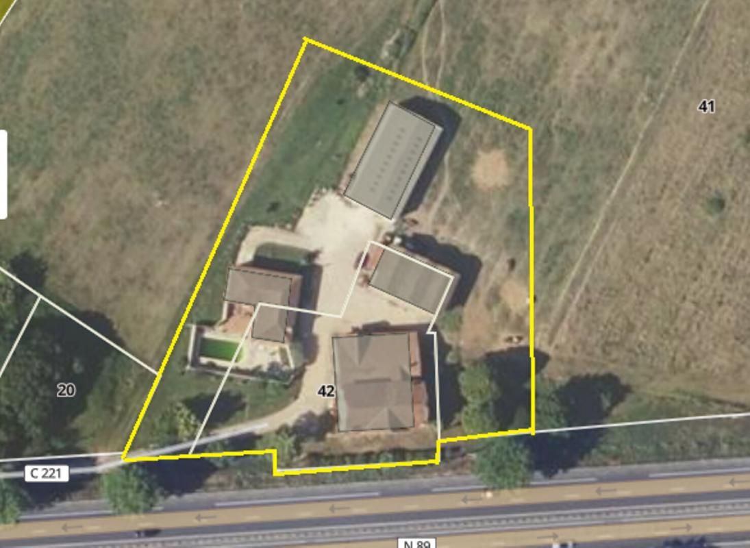 PROPRIETE 1000 m² - CHATEAU - BUREAUX - CHAIS - BATIMENTS - 6100 M² DE TERRAIN