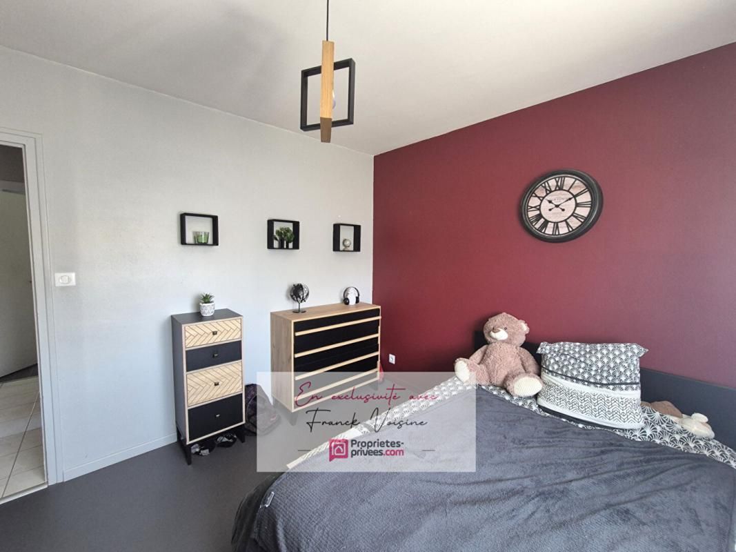 LES HERBIERS A VENDRE en Exclusivité aux Herbiers - Maison sur sous-sol avec 5 chambres sur un terrain de 846 m2 env 3
