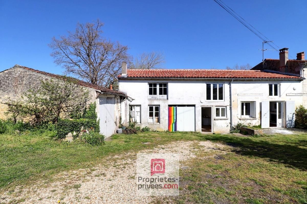 PORT-D'ENVAUX Maison de village en pierres avec dépendance et garage 2