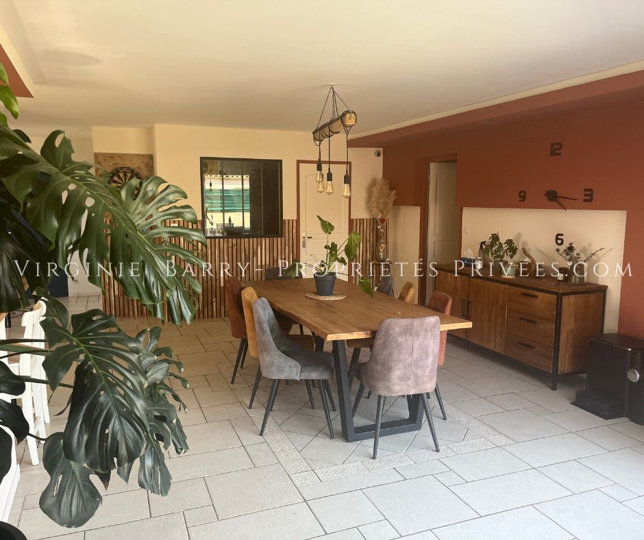 BORDS BELLE MAISON DE PLAIN PIED DE 150 M² NON MITOYENNE 2
