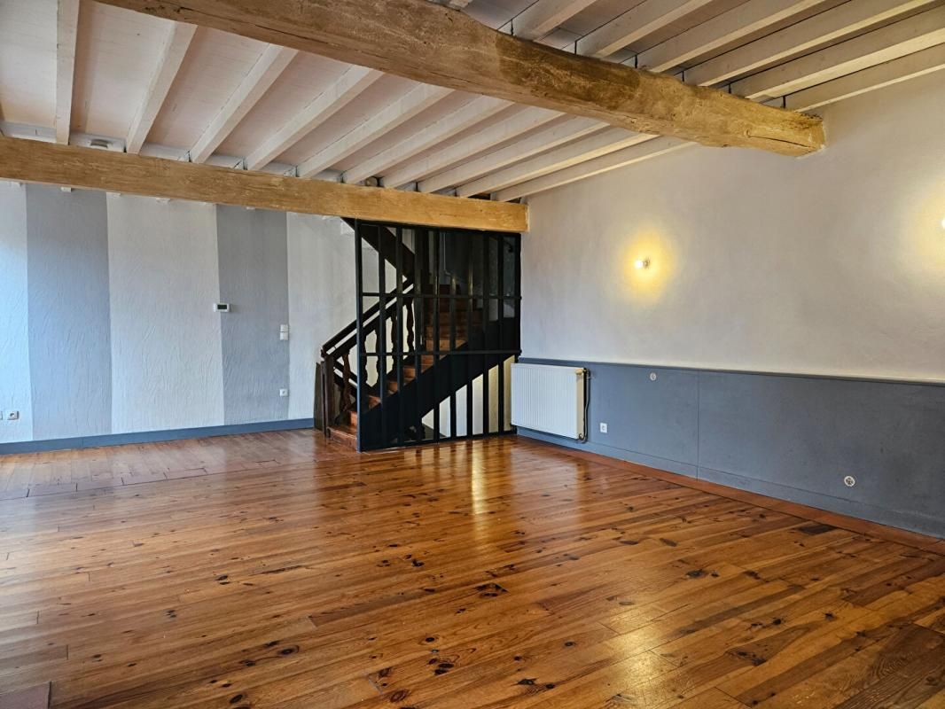 TONNEINS TONNEINS MAISON DE VILLE EN PIERRE 84 m², 4 PIECES 2 CHAMBRES, BUREAU - GARAGE 4