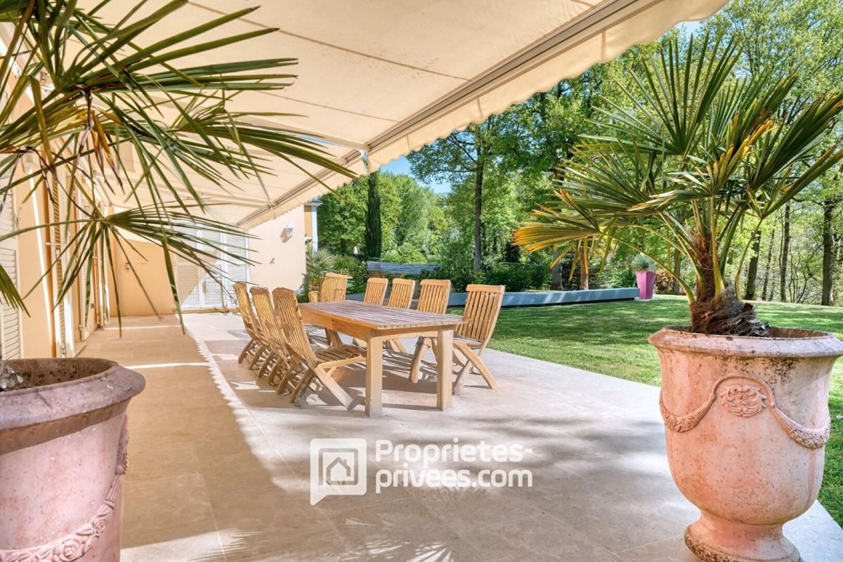 JANVRY PROPRIETE AVEC TENNIS ET PISCINE EN BORDURE DE GOLF 3