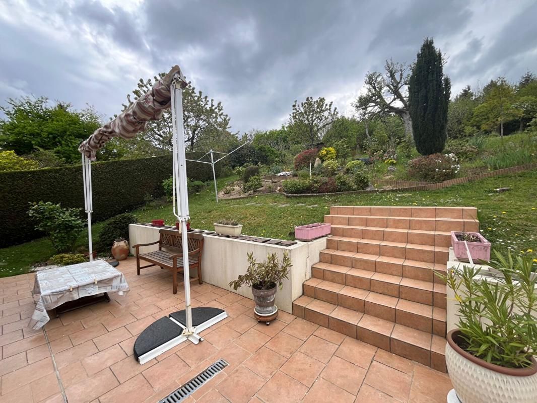 LE MANS MAISON FAMILIALE AVEC 5 CHAMBRES DOUBLE GARAGE SUR TERRAIN DE 893 M² 2