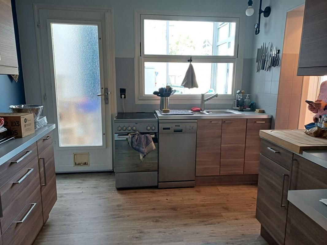 NOYON IMMEUBLE MIXTE 2