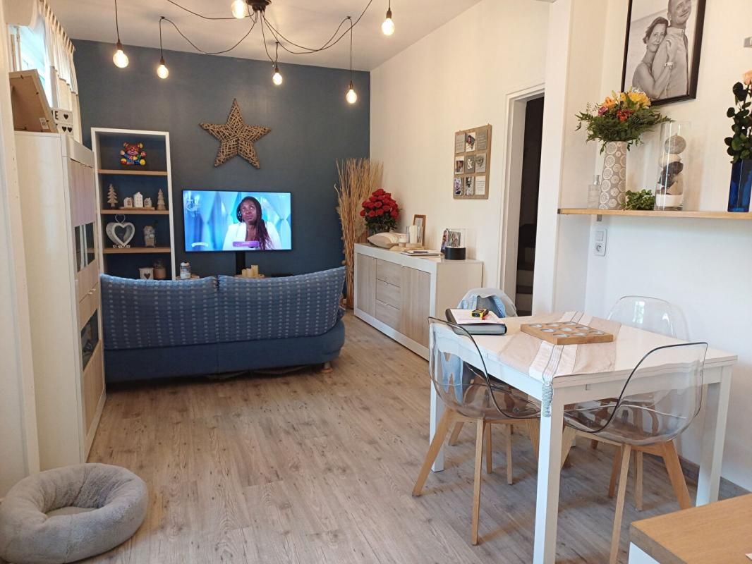 NOYON IMMEUBLE MIXTE 3