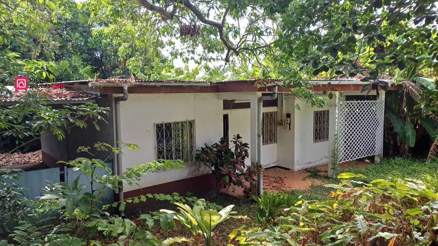 97441 Sainte Suzanne centre maison de 6 pièces 88 m2 sur 660m² de terrain clos