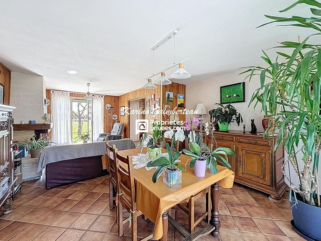 LA LANDE-DE-FRONSAC Maison La Lande De Fronsac 5 pièce(s) 103 m2 2