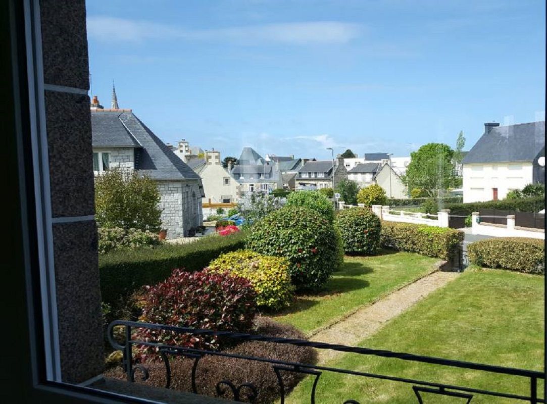 PLEUMEUR-BODOU PLEUMEUR BODOU CENTRE BOURG MAISON LUMINEUSE D'ENVIRON 112 M2 PLACEE SUR UNE PARCELLE DE 934 M2 3