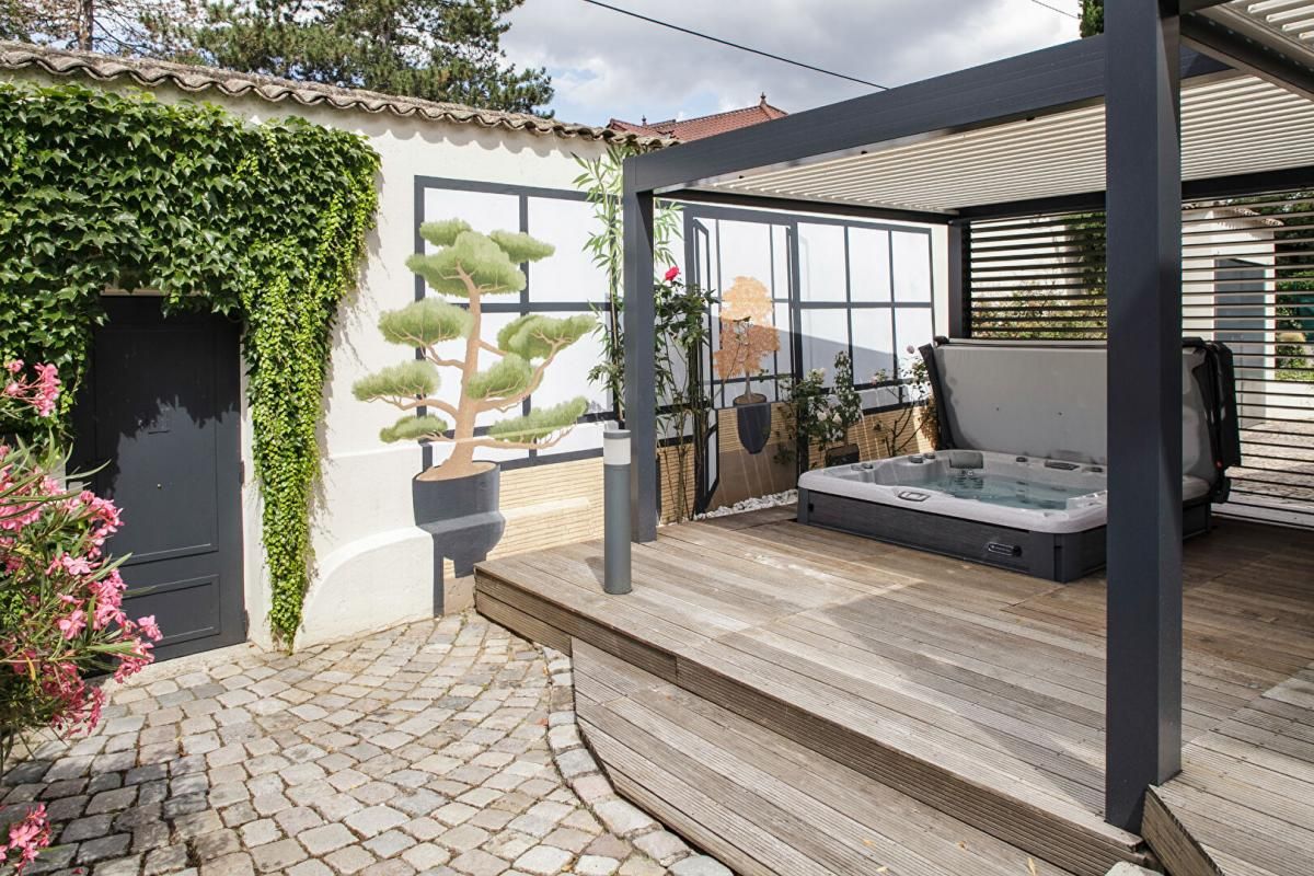 Maison d'architecte à Ecully 7 pièces 260 m2