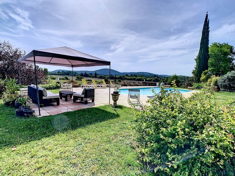 SAINT-CYPRIEN Maison 228 m2 4 chambres piscine proche commerces 2
