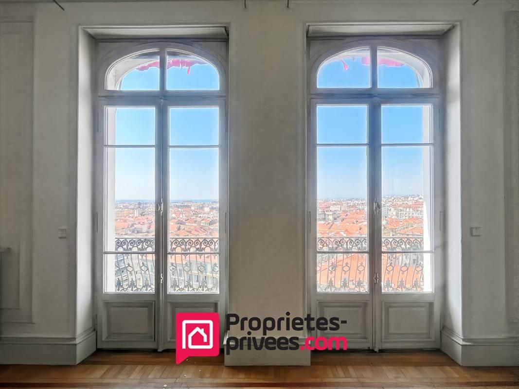NICE Le Majestic : 242 m² de charme bourgeois à réinventer - vue mer 3