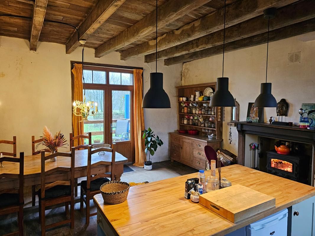 PERSQUEN Charmante maison avec grange et un grand terrain, au coeur de la campagne de Persquen 2