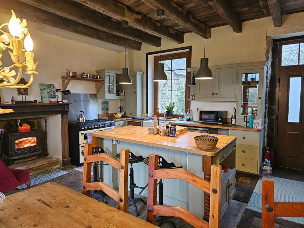 PERSQUEN Charmante maison avec grange et un grand terrain, au coeur de la campagne de Persquen 4