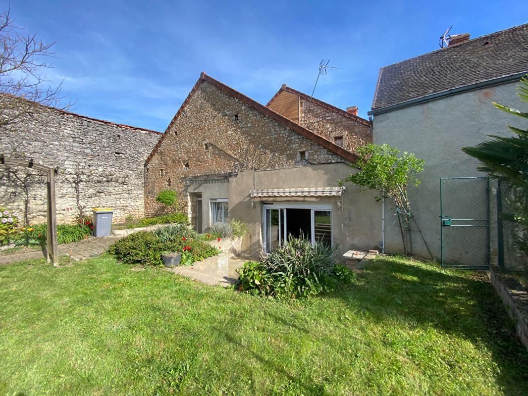 EBREUIL Maison avec piscine 3
