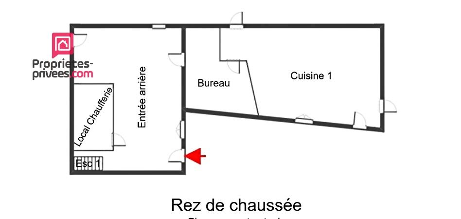 PLOUIGNEAU Immeuble commerce logements hangars 530m² 4