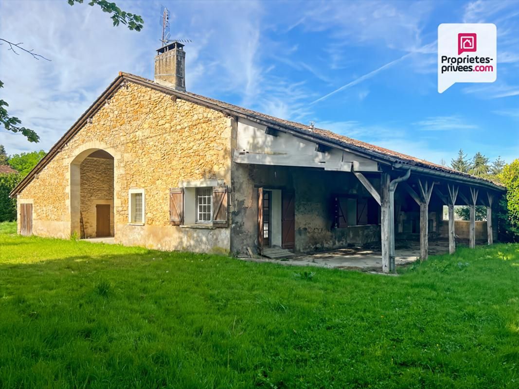 BAZAS Bâtisse de caractère avec terrain constructible 2