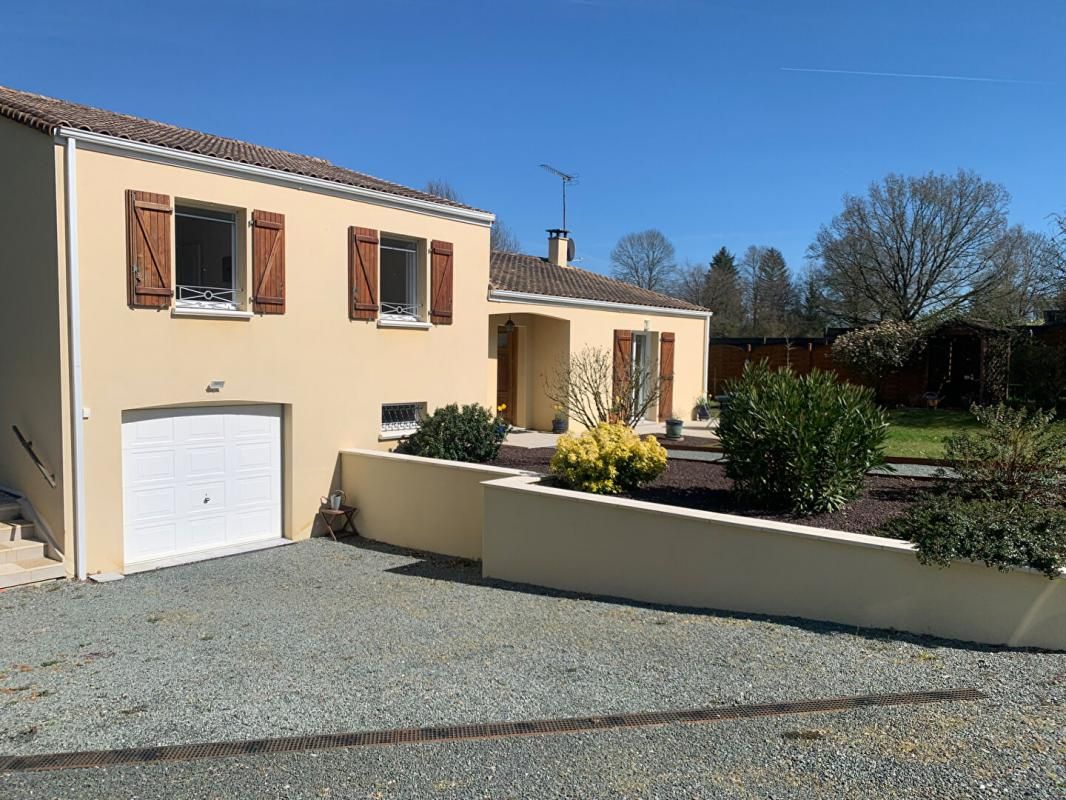 Maison La Caillere Saint Hilaire 7 pièce(s) 121 m2