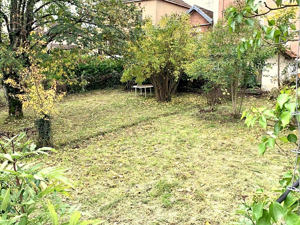 SAUZET Maison de village avec jardin et local commercial 3