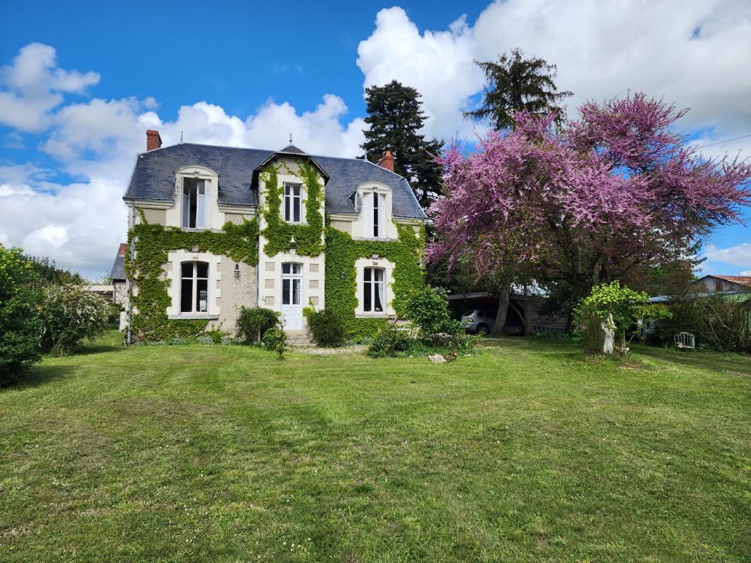 Maison Chatillon Sur Indre 8 pièce(s) 257 m2