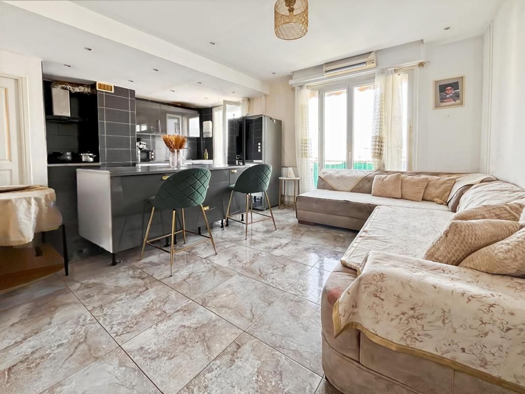 NICE Nice Ouest : Appartement 3 pièces - Avant-dernier étage avec balcons 2