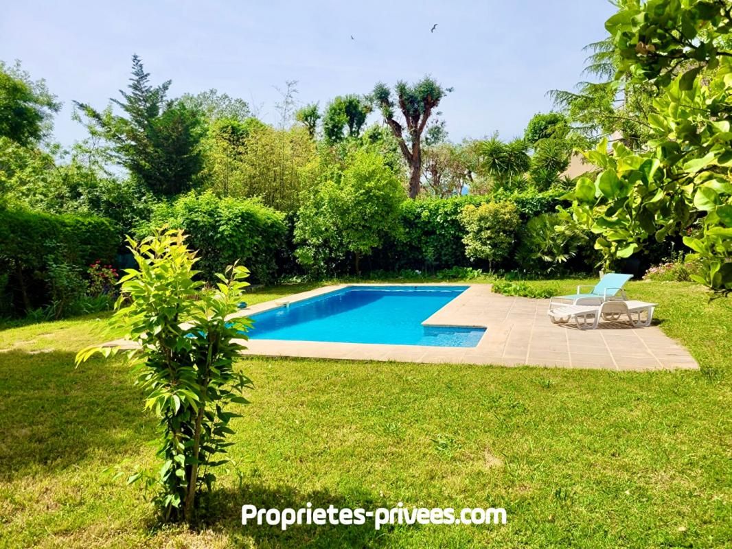 Mandelieu-La-Napoule, appartement 3 pièces 90 m2 avec piscine privée, 530m2 de jardin