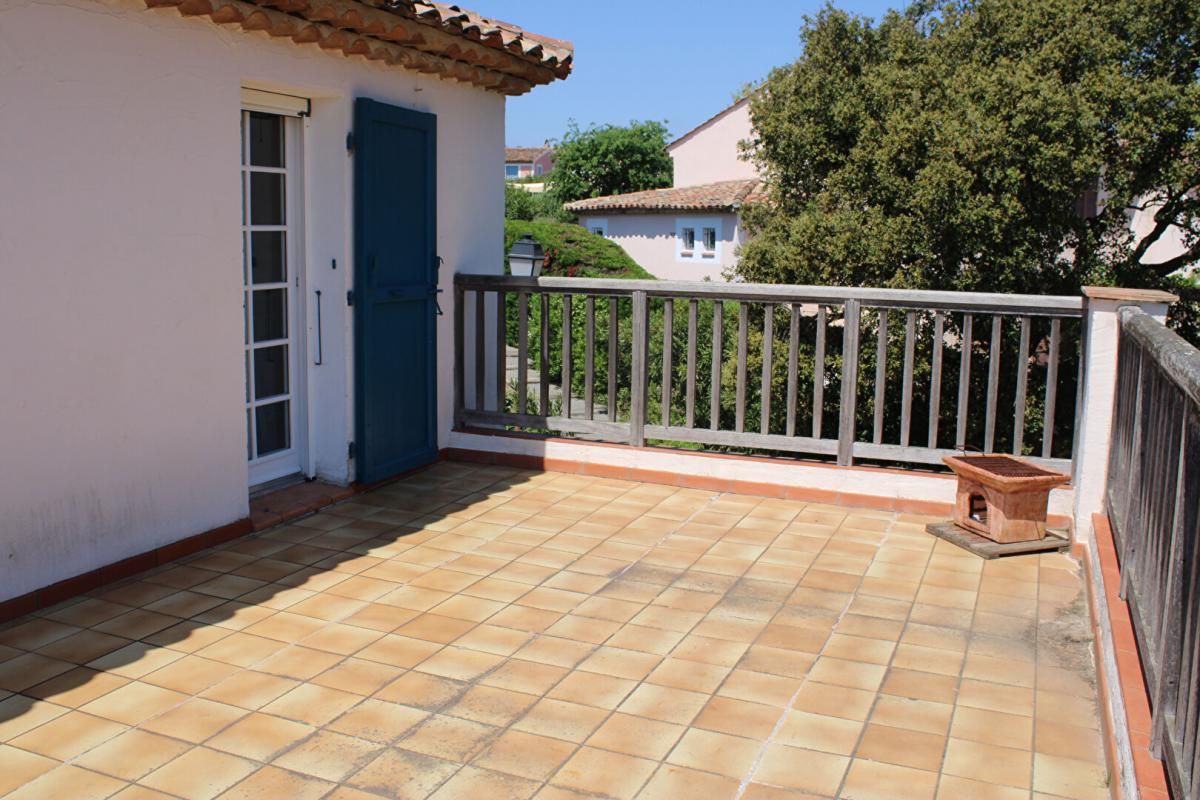 ROQUEBRUNE-SUR-ARGENS Villa à Roquebrune Sur Argens 4 pièce(s) 110 m2 2