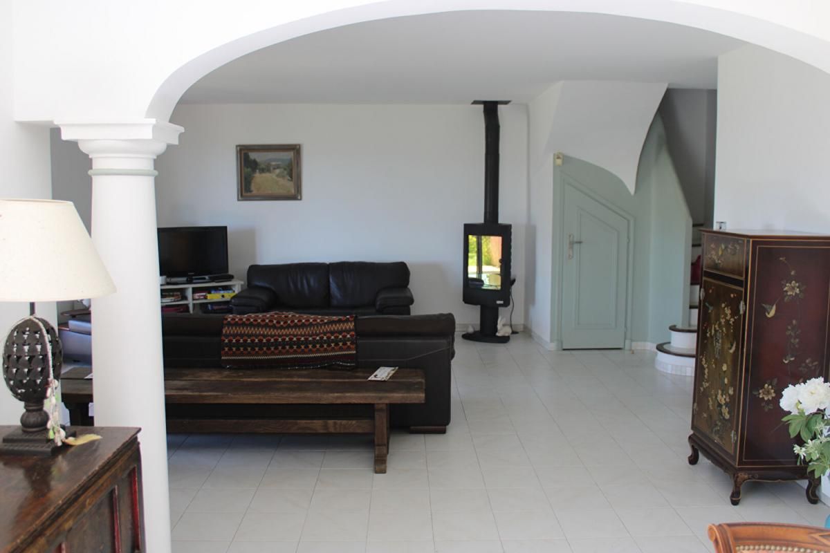 ROQUEBRUNE-SUR-ARGENS Villa à Roquebrune Sur Argens 4 pièce(s) 110 m2 4