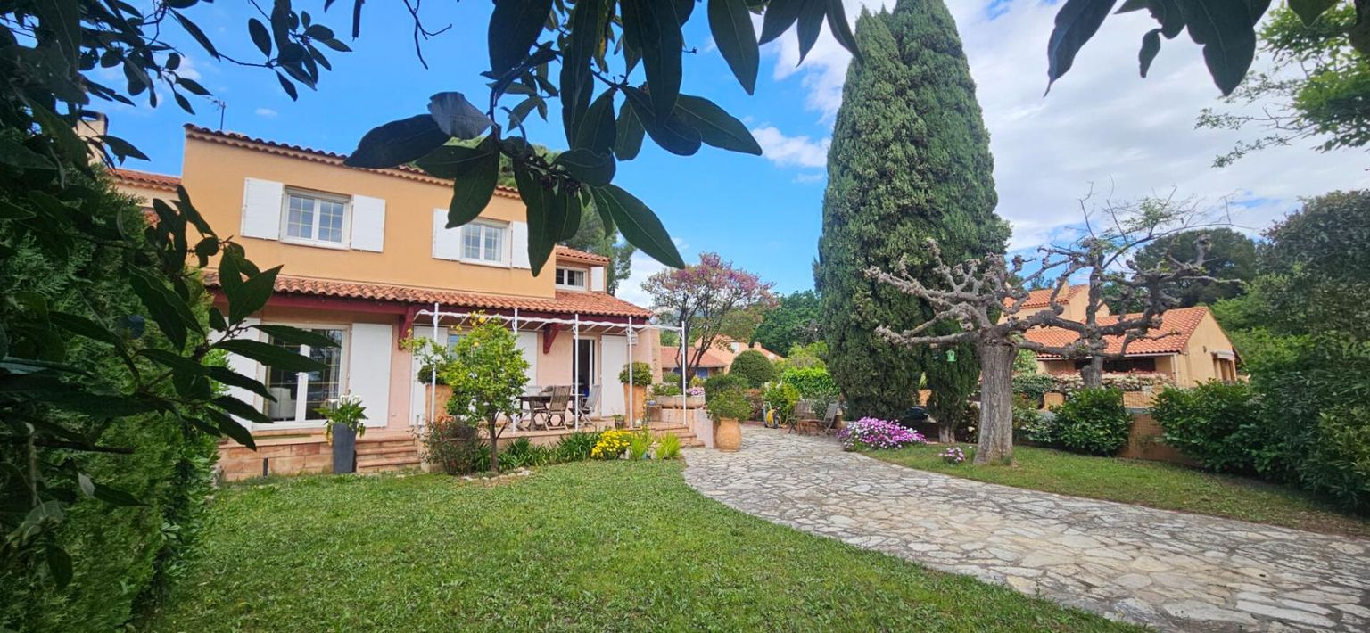 OLLIOULES - FAVEYROLLES - VILLA