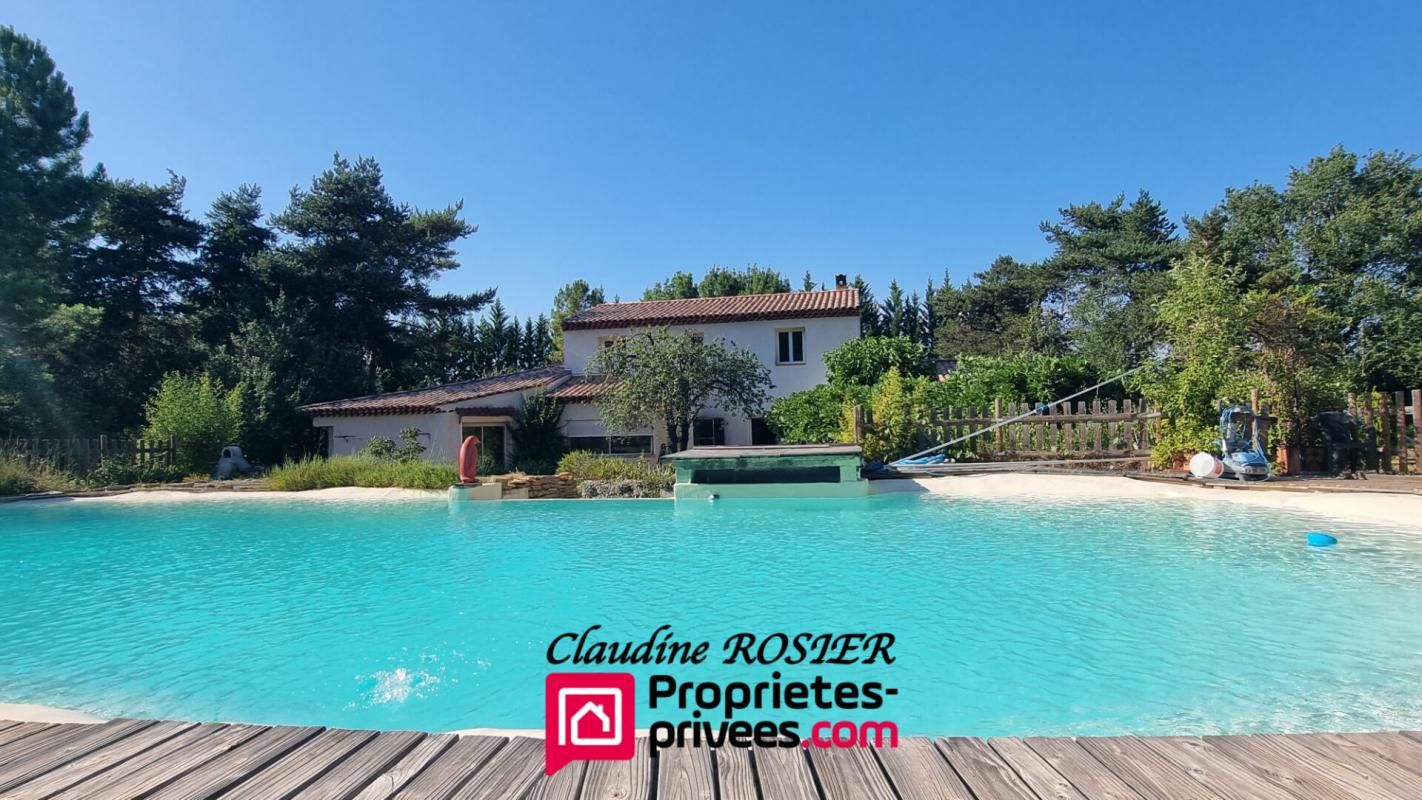MAZAUGUES Mazaugues maison traditionnelle 6 pièce(s) 220 m2 piscine 2