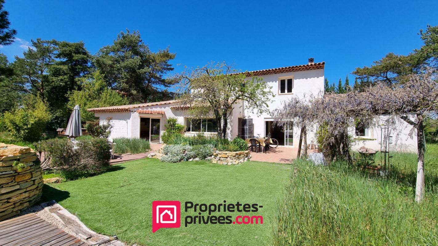 MAZAUGUES Mazaugues maison traditionnelle 6 pièce(s) 220 m2 piscine 4