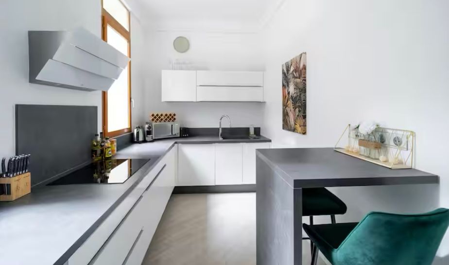 MONTPELLIER Appartement haussmannien100m², 3 chambres, place de parking 2