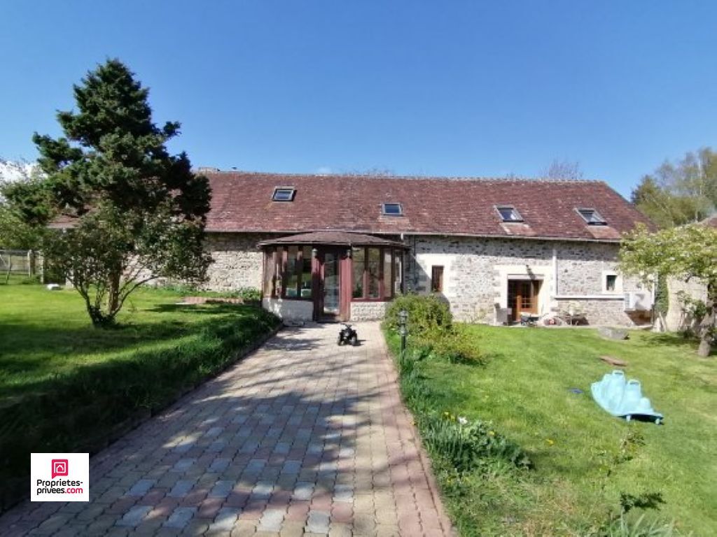 SAINT SAUVEUR DE CARROUGES (61320) 8 pièces, 4 chambres, 175 m2 environ, PRIX 116 380 honoraires 3,99% inclus à la charge de l'acquéreur soit 160 000 hors honoraires