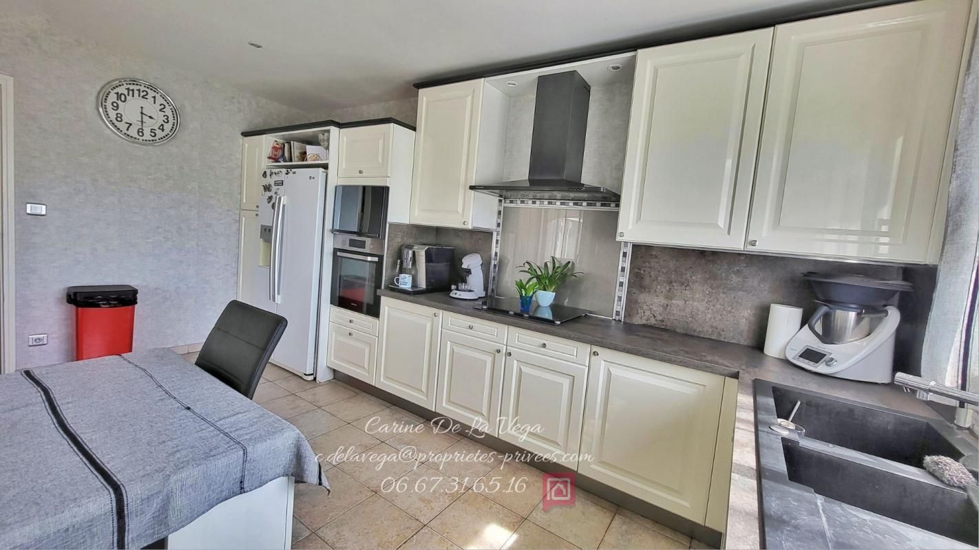 BEZIERS Villa de plain-pied, T4 de 127 m2 avec piscine sur 971m² de terrain 4