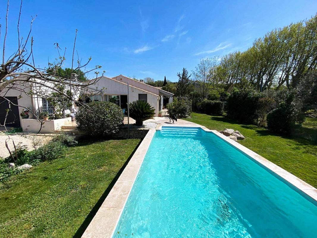 EYGUIERES Maison Eyguieres 6 pièce(s) grande parcelle Avec piscine 2