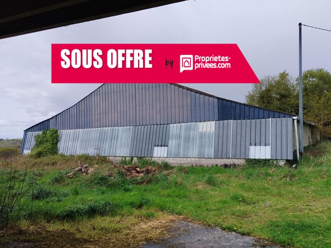 Terrain  36300 m2 + hangar + ancienne stabulation
