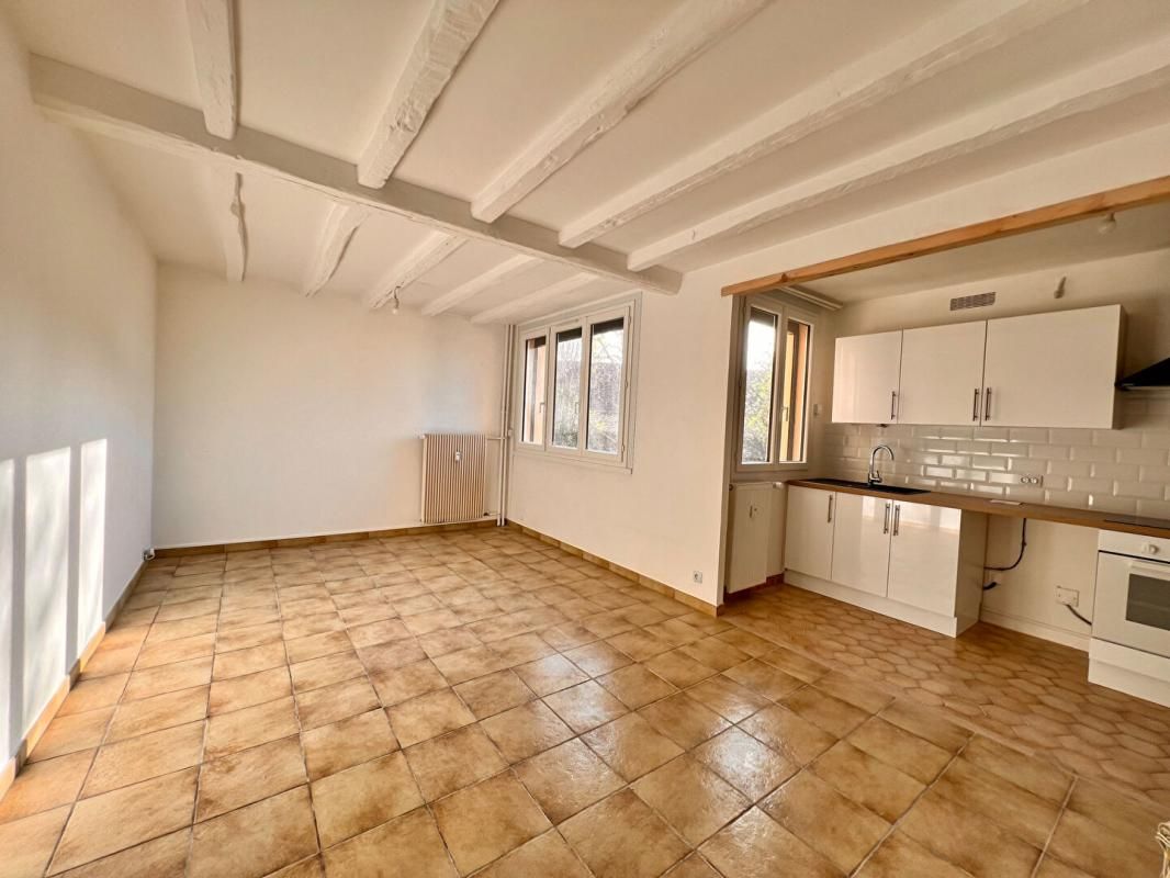 SAINTE-GENEVIEVE-DES-BOIS Appartement Sainte Genevieve Des Bois 2 pièce(s) 48.49 m2 2