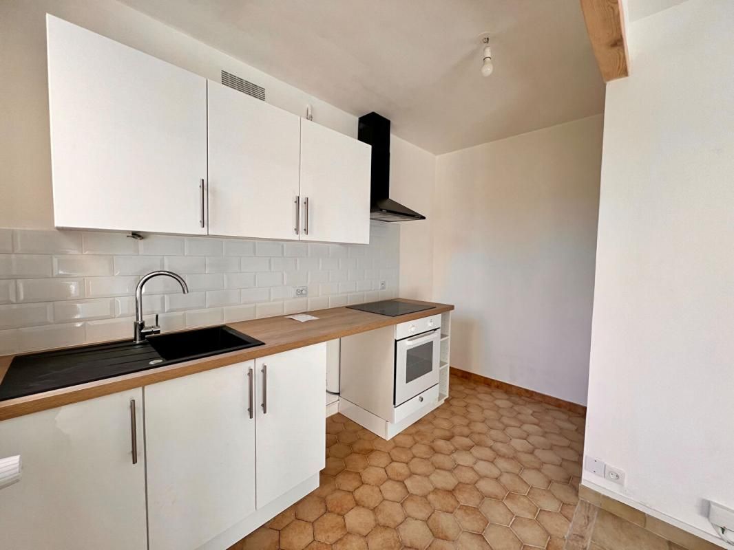 SAINTE-GENEVIEVE-DES-BOIS Appartement Sainte Genevieve Des Bois 2 pièce(s) 48.49 m2 4