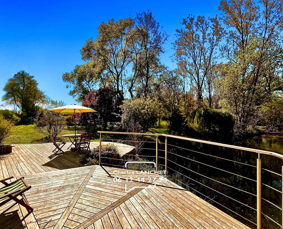 GENAC Moulin 6 pièce(s) 140 m2 2