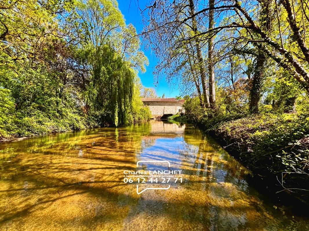 GENAC Moulin 6 pièce(s) 140 m2 3