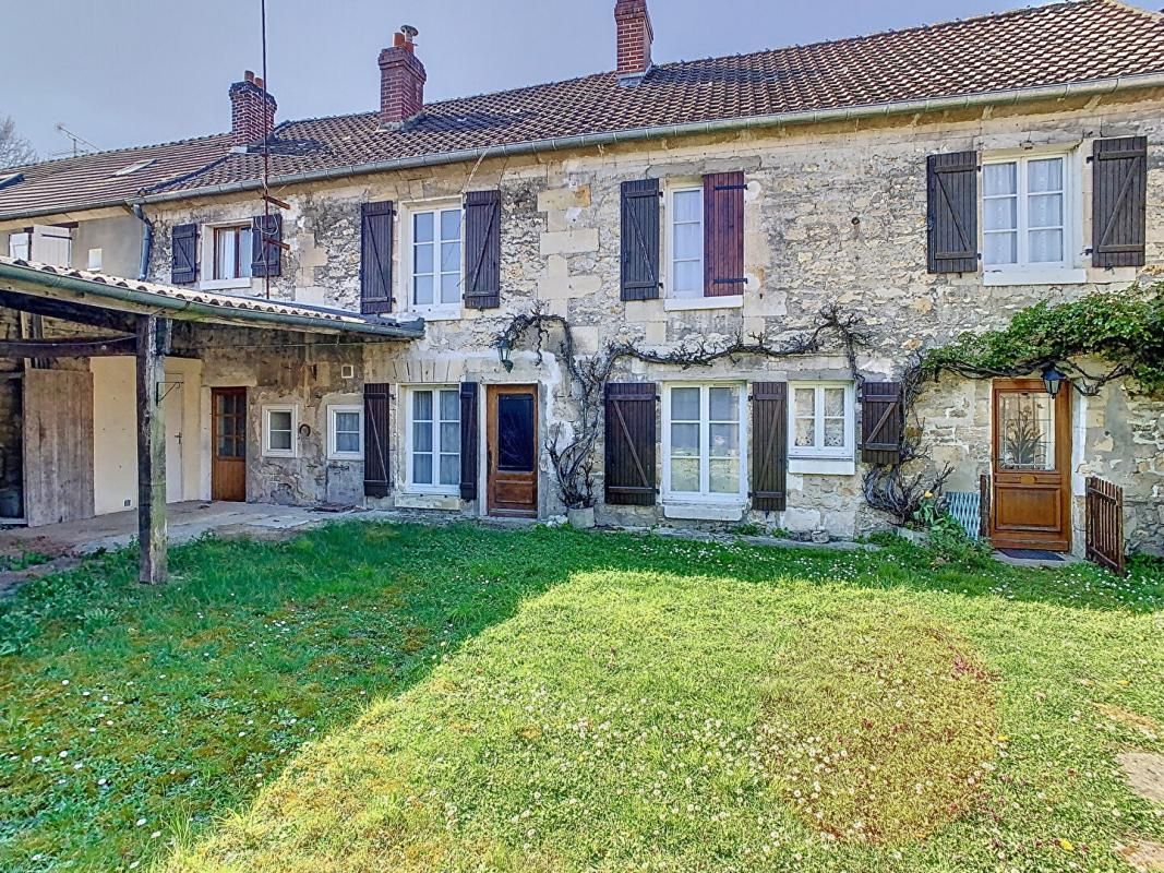 LONGERE - 160M² - 2 HABITATIONS POSSIBLES - 60270 GOUVIEUX