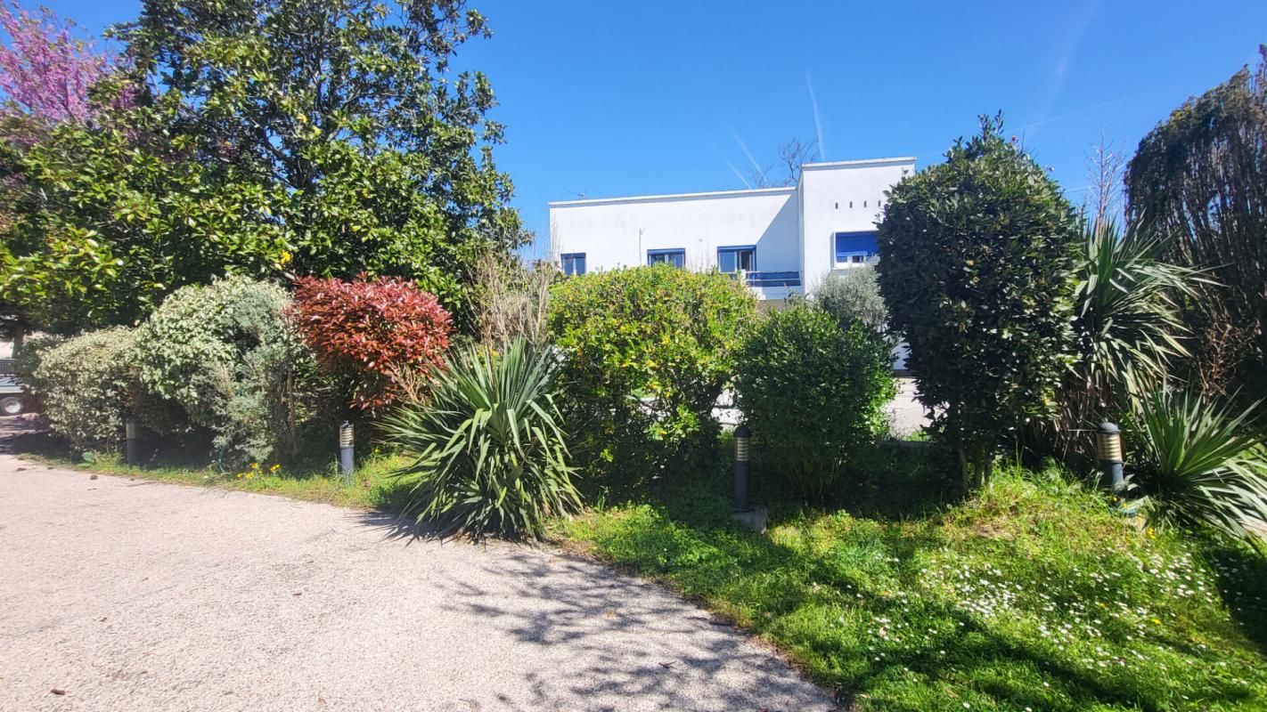Maison Cugnaux 7 pièce(s) 214 m2 DPE D