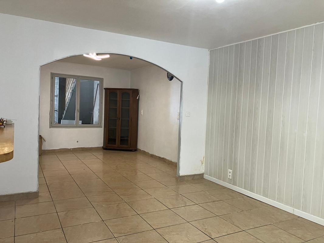 LESPIGNAN Maison Lespignan 5 pièce(s) 100 m2 2