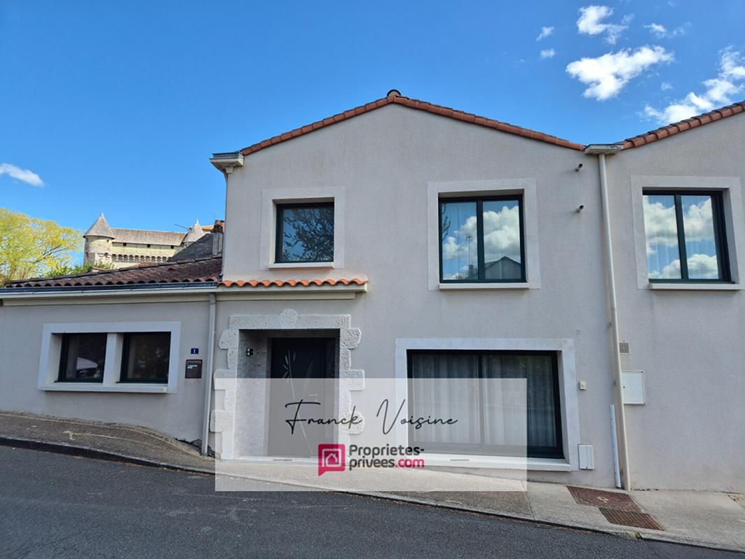 A VENDRE au Boupère, Maison de centre bourg de 145 m2 avec 4 chambres sur une parcelle de 332 m2 environ