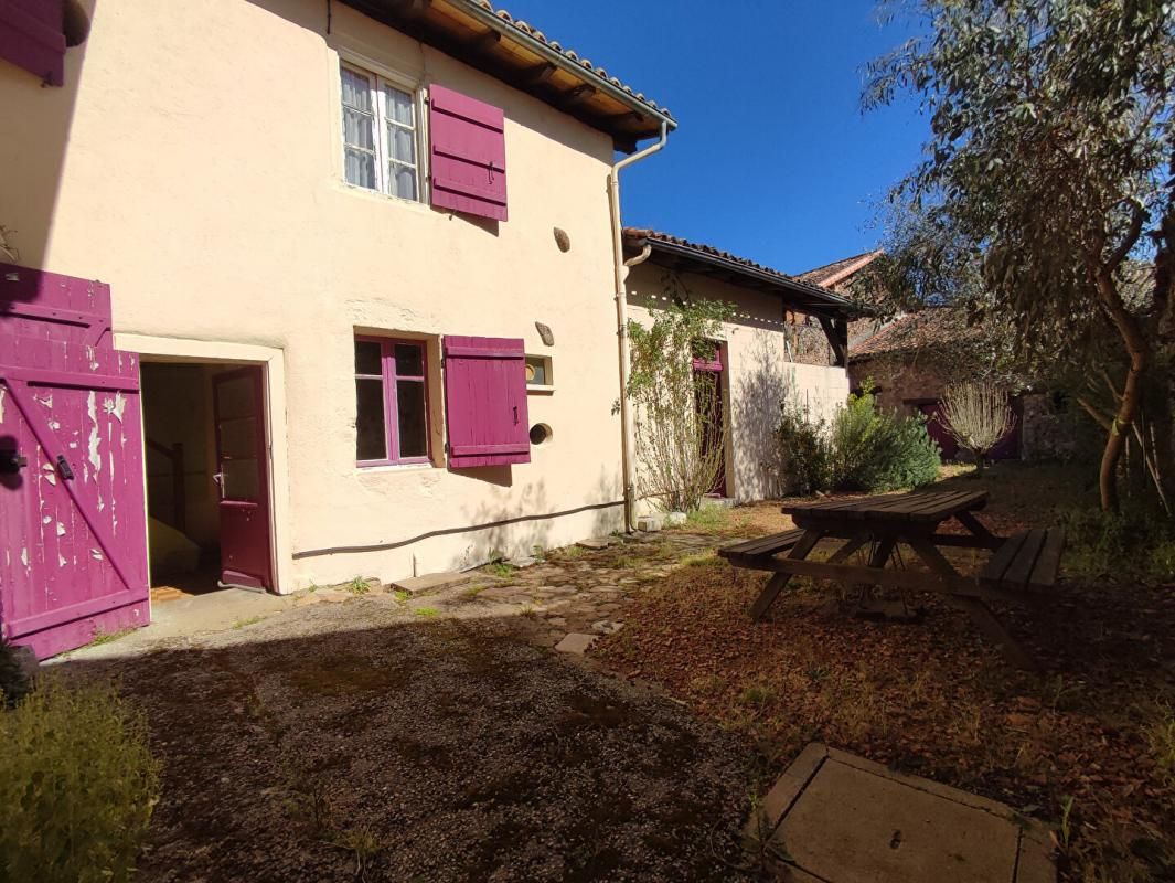 CHABANAIS Maison 6 pièces dépendances et parcelles constructibles 1
