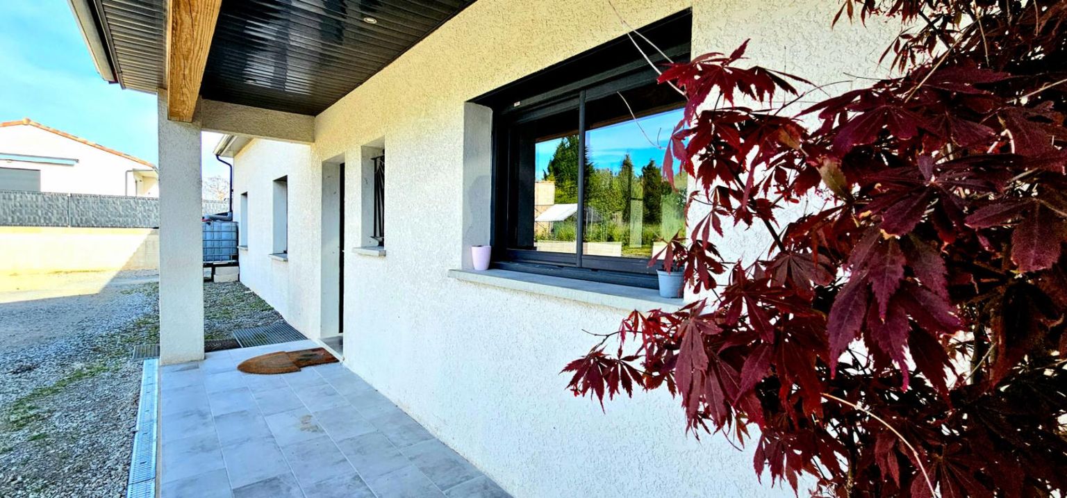 Villa traditionnelle de 131 m² avec un jardin et la piscine