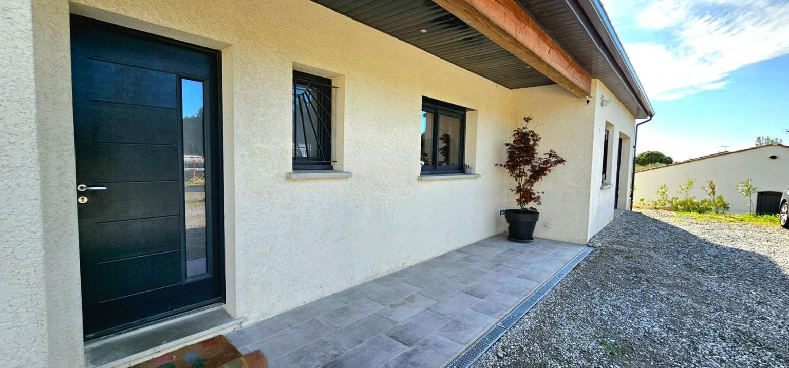 SAINT-MARTIN-LALANDE Villa traditionnelle de 131 m² avec un jardin et la piscine 2